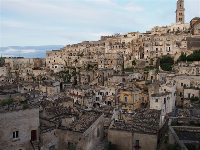 あの頃、いつも海を見ていた : 石の街、檸檬の国 ～南イタリア旅行記 その3 石の街 サッシ 事件～